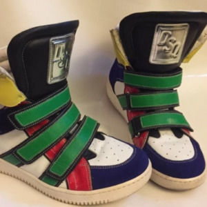 Meet your Posher, Samanthaa .